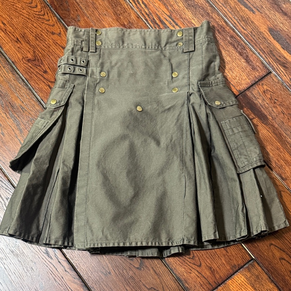 Damn Near Kilt Him - The Sport Utility Kilt - Small